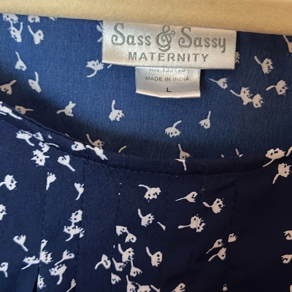 Sass & Sassy Maternity Top Blue White Floral Size L - Picture 3 of 4